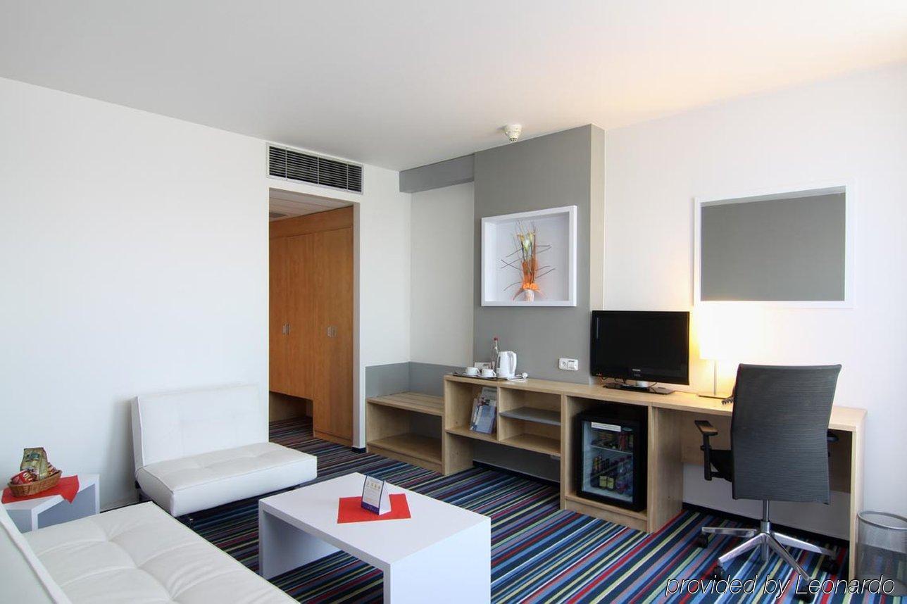 Hotel Airport By Ihg Praha