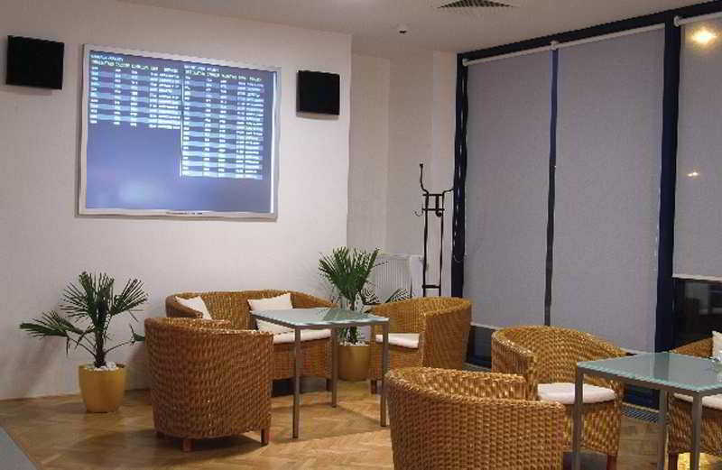 Hotel Airport By Ihg Praha
