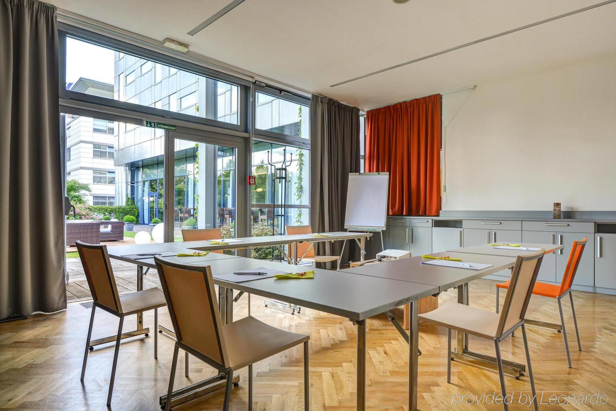 Airport By Ihg Praha