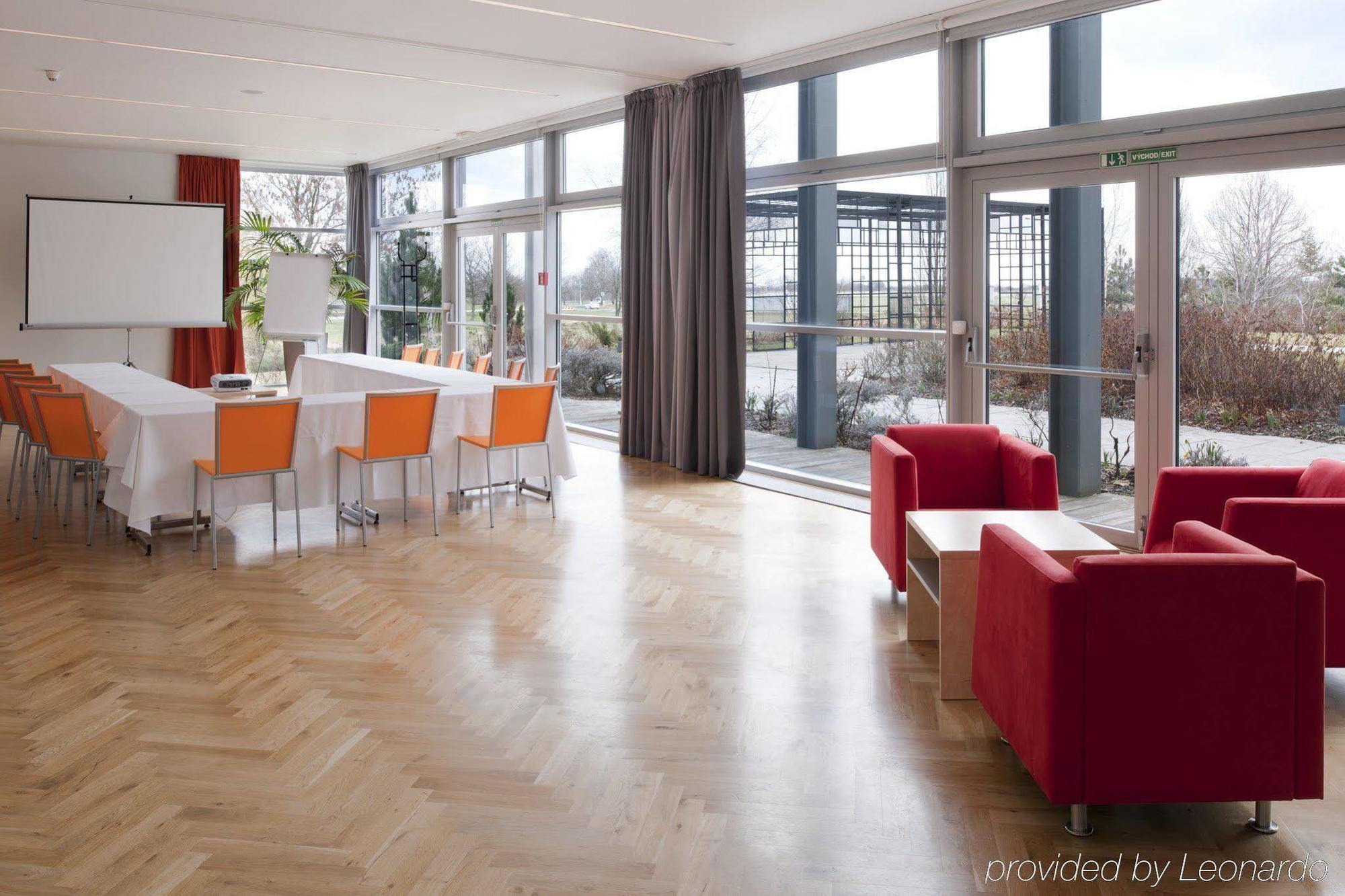 Airport By Ihg Hotel Praha